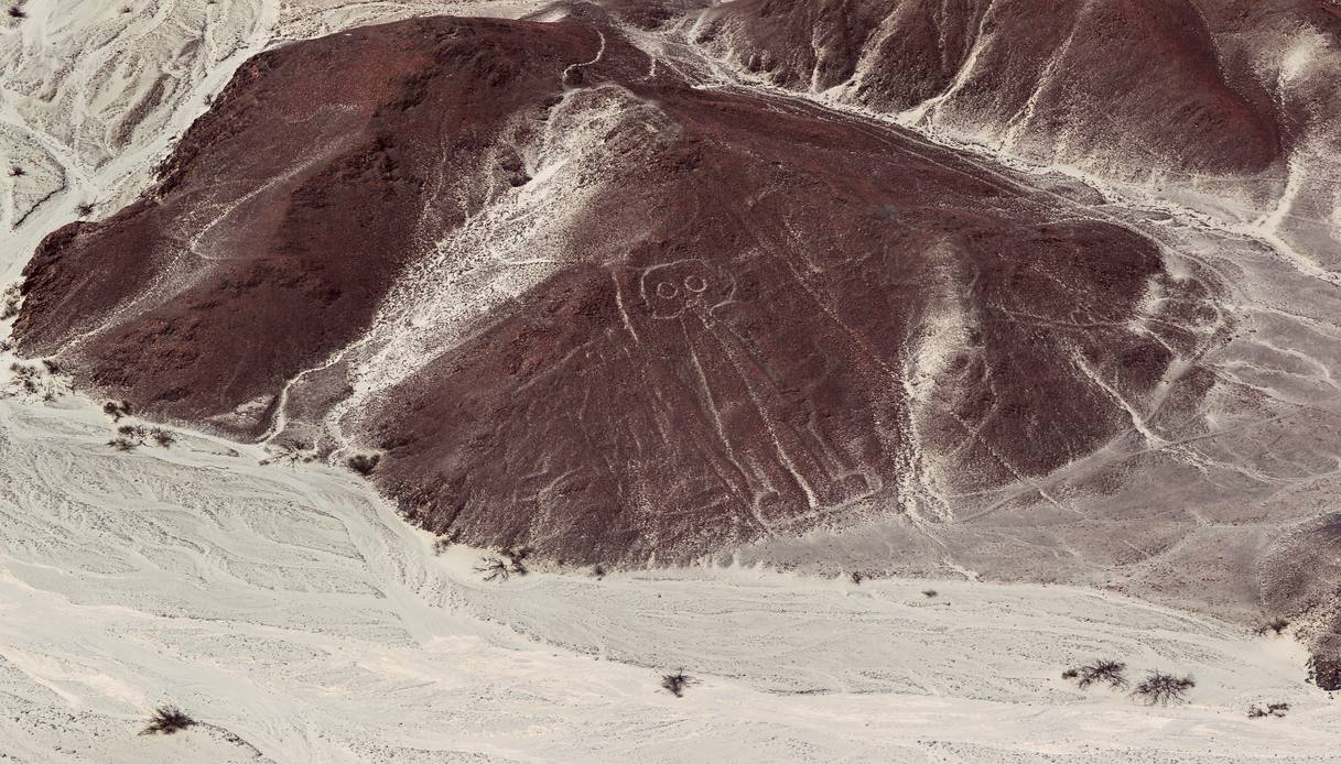 Linee di Nazca nel deserto del Perù