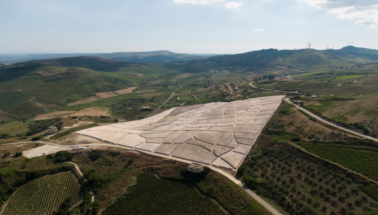 Cretto di Burri, opera di land art a Gibellina