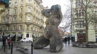 Praga inedita e irriverente da scoprire attraverso le opere di David Černý