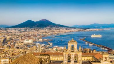 Napoli blinda il centro storico come Venezia: si valuta un ticket d’ingresso
